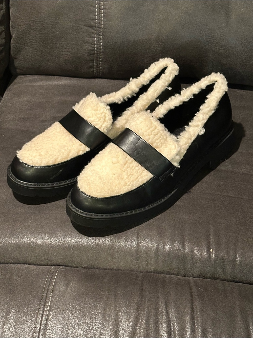 Just Fab Black Leather & Cream Sherpa Lug Sole Loafers - 9.5